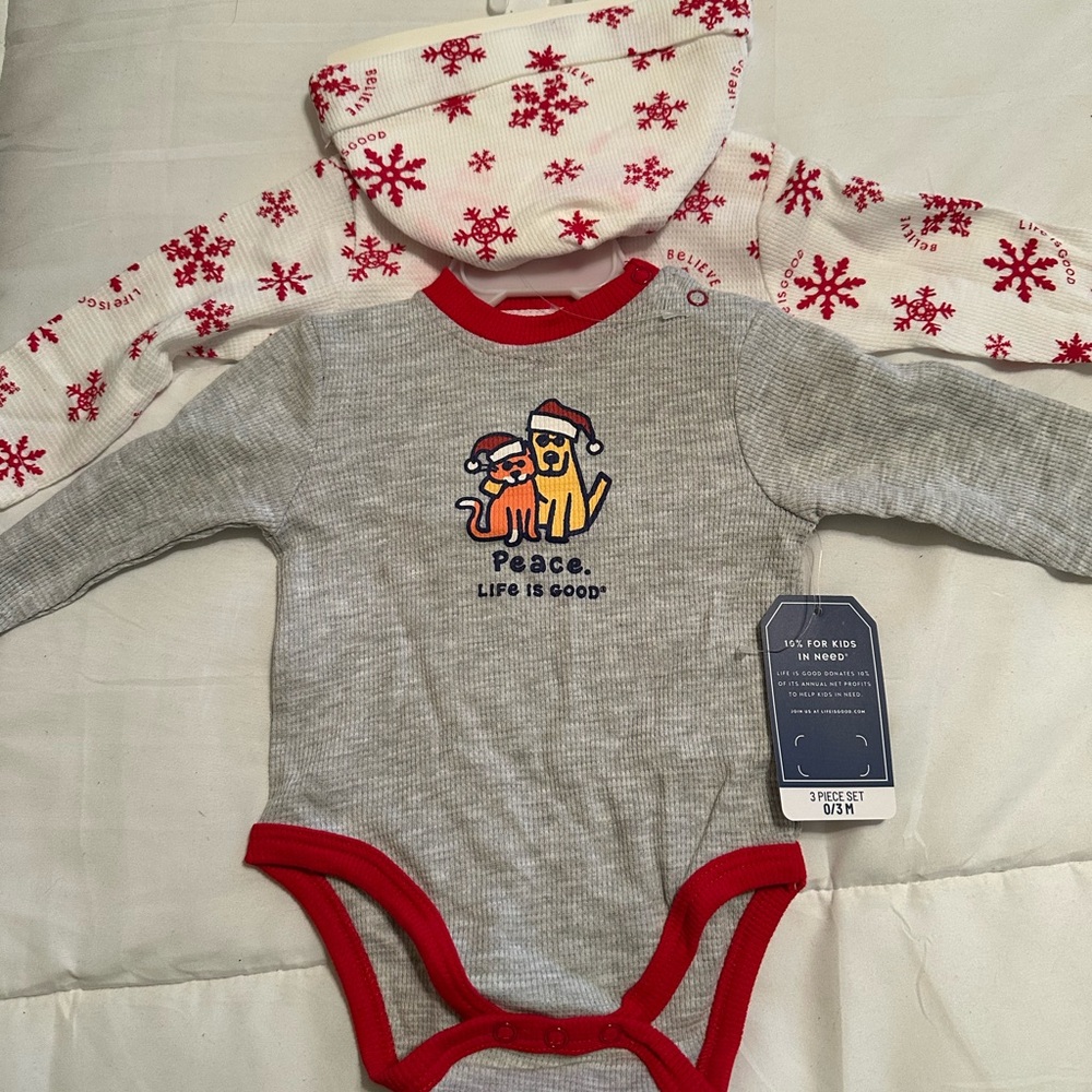 Life Is Good 3 Piece Set With Holiday Graphics